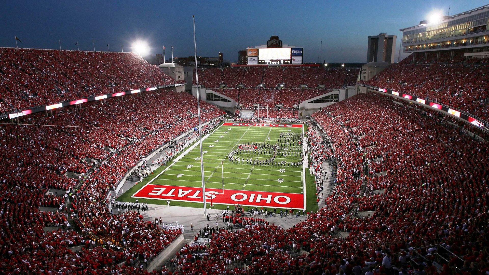 现场直击国足集训，全队斗志昂扬，训练强度与专注度已达实战标准